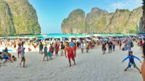 phi phi crowded